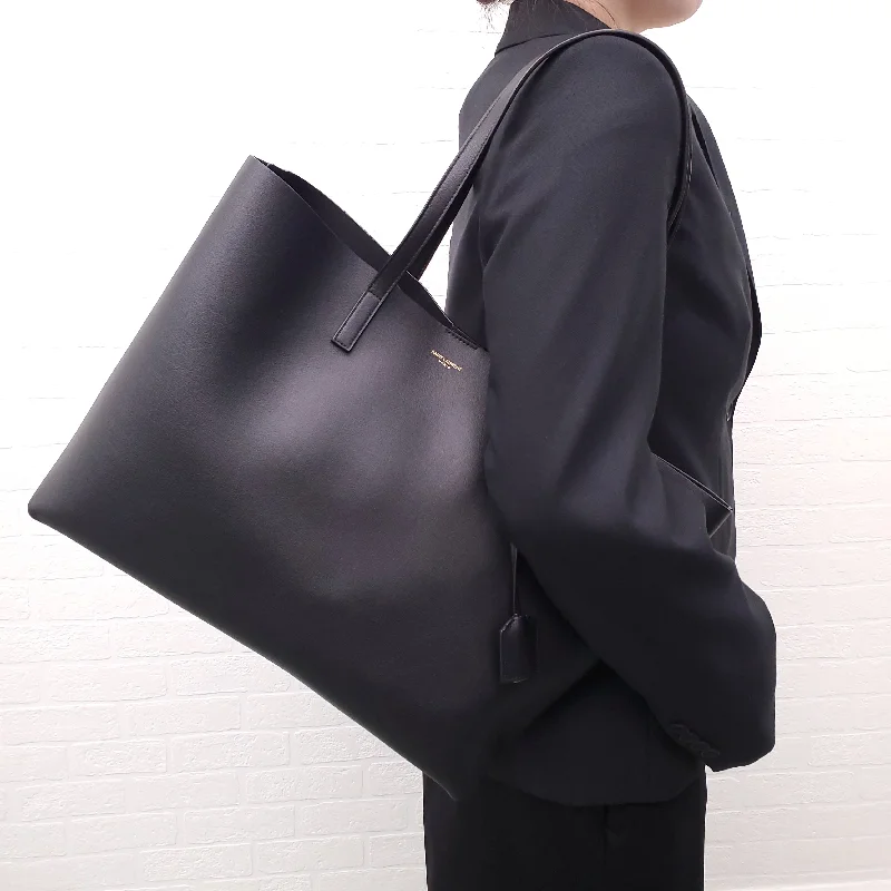 Elegant clutch bags for weddingsSAINT LAURENT BLACK LEATHER TOTE